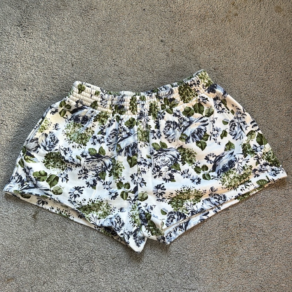 Levi’s Sweat Shorts - Picture 3 of 5